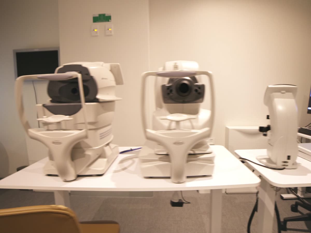 A Blink diagnostics room with eye scanning instruments ready for an assessment
